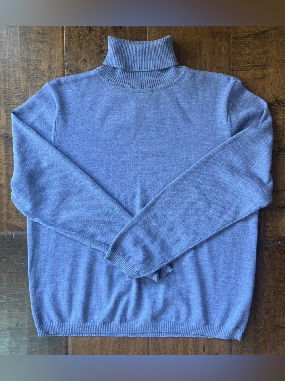 Vintage periwinkle gray-blue 100% Merino wool ribbed turtleneck sweater. Sz. L